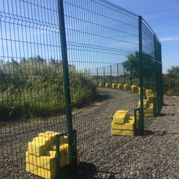 Defender V Mesh Temporary Fencing with BraceBlok™ – 2.4m